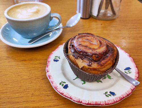 Cinnamon Roll + Flat White at Ground to Grow in Paris