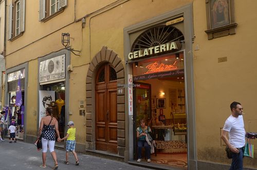 Exterior at Perche No in Florence