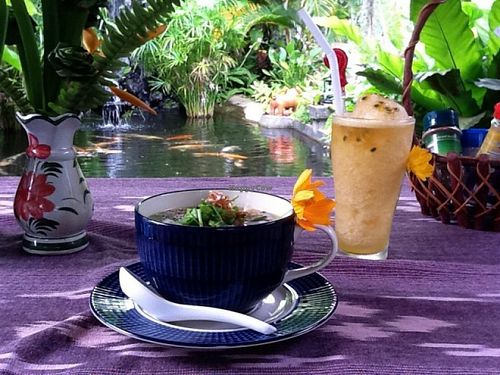 Excellent herbal teas, drinks and smoothies at Bueng Pai Farm Restaurant in Pai
