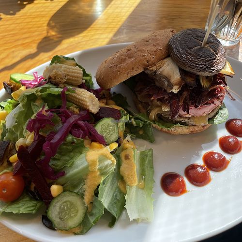 Burger and salad  at Alishan Park アリサンパーク in Tokyo