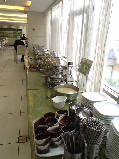 The buffet spread. 8 dishes to delight, rice, a soup, and breads. at Zhong Nong Jian Kang Jia Yuan in Kunming