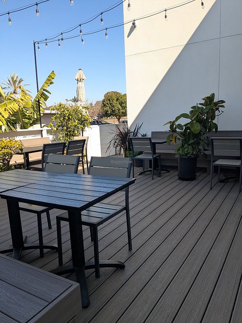 Outside patio at PEACE PIES in Encinitas