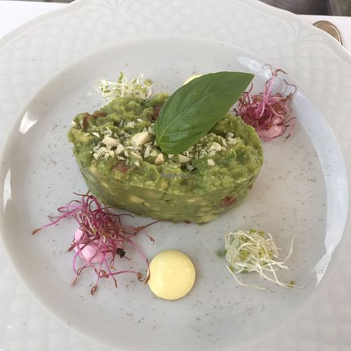 Avocado salad with 3 vegan mayo  at Agrolago in Trevignano Romano