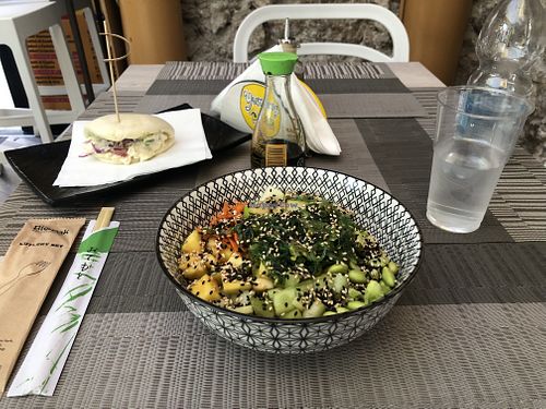 Vegan Pokebowl and vegan Baobun  at Hello Poke in Salerno