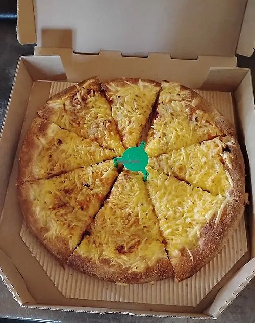 Cheese pizza  at Pizza Fan in Kalamata