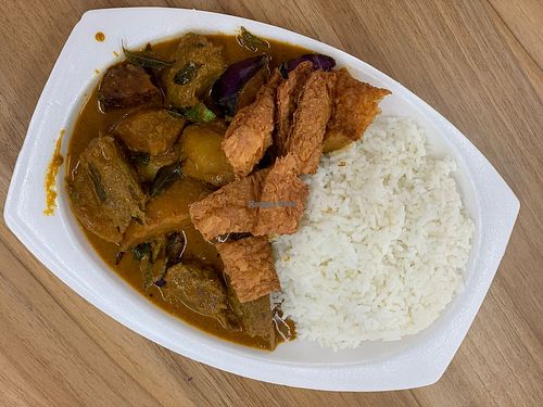 Curry rice. Photo by Henry Lau aka Mr Purple at Su Bu Wan Vegetarian 素不完 in Central Singapore