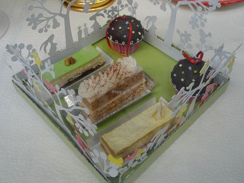 Vegan pies and cakes at Pasteleria La Estrella Cake Shop in Barcelona