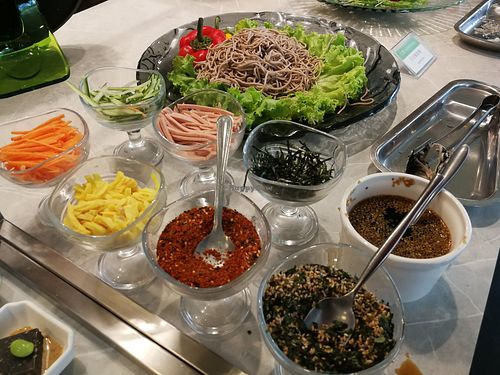 DIY cold noodles at Fresh Bar - 藍天麗池飯店-綠波廊西餐廳 in Hualien