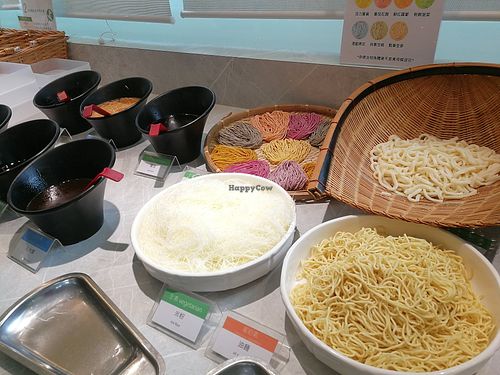 DIY boiled noodles at Fresh Bar - 藍天麗池飯店-綠波廊西餐廳 in Hualien