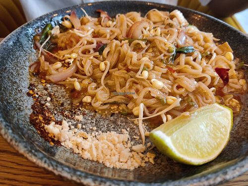Vegan pad thai at Nok Nok in Tallinn