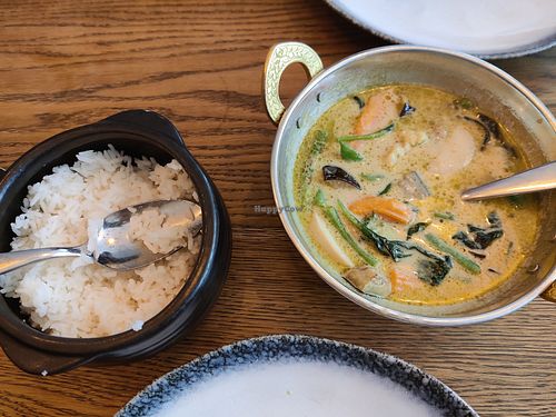 Vegan green curry at Nok Nok in Tallinn