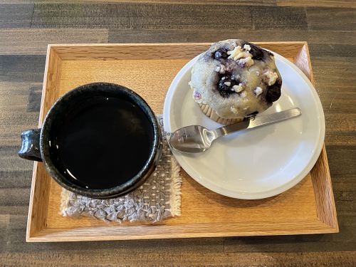 vegan blueberry muffin. nice and moist.  at Pennennolde ぺんねんのるで in Chitose