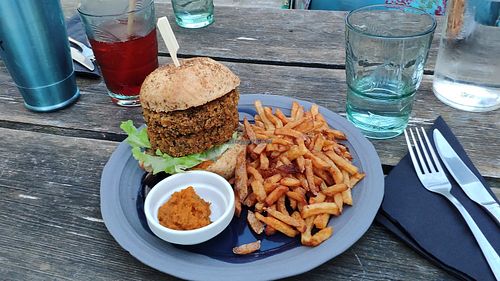 Double Waste Burger at La Fabuleuse Cantine in La Rochelle