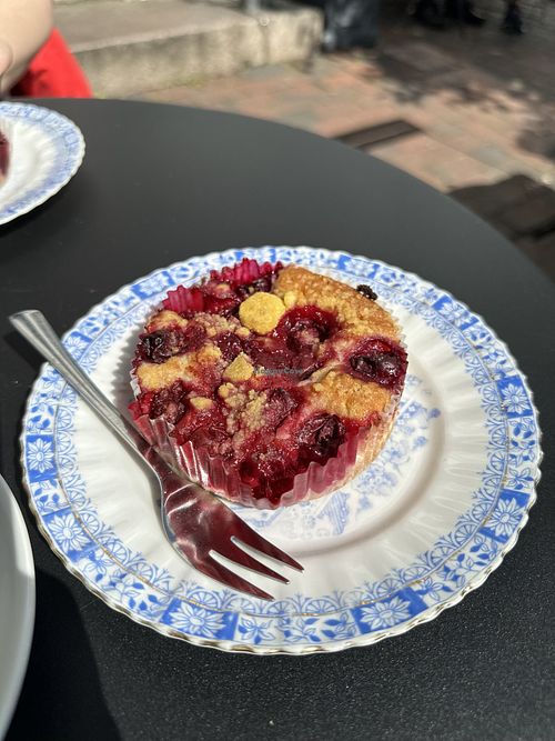 VEGANES Kirschtörtchen  at Der Arnisser in Arnis