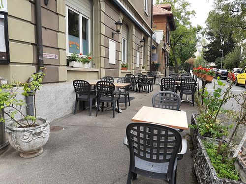 Outdoor seating at Maharaja Palace - Morillonstrasse in Bern