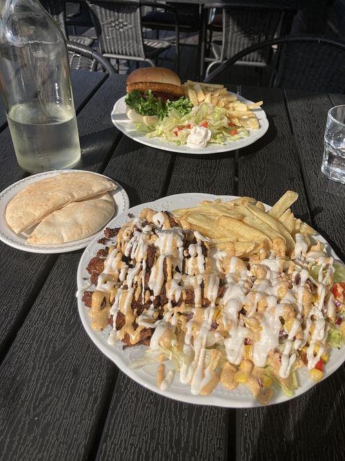 Vegan kebab and vegan chick burger  at Jetta Kafeteria in Dovre