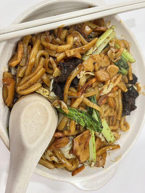 Fried udon - 8/10  at Jing Xin Vegetarian Food 净心素食 - Novena in Central Singapore
