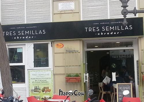 External view at Tres Semillas in Alicante