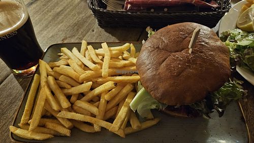 Vegan Burger at Max & Consorten in Hamburg