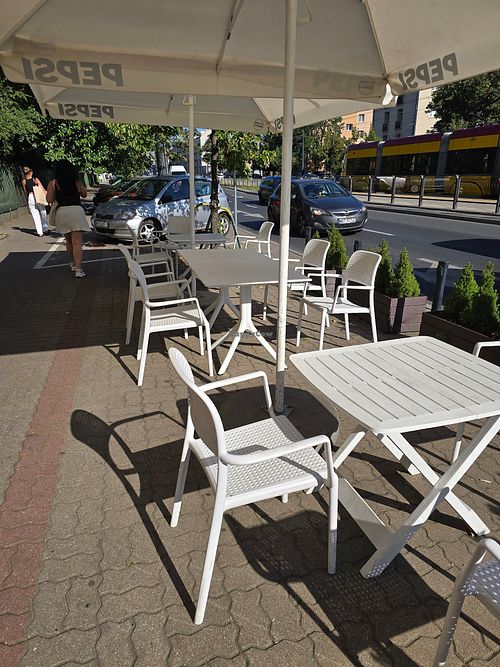 Outdoor Seating at U&Mi in Warsaw