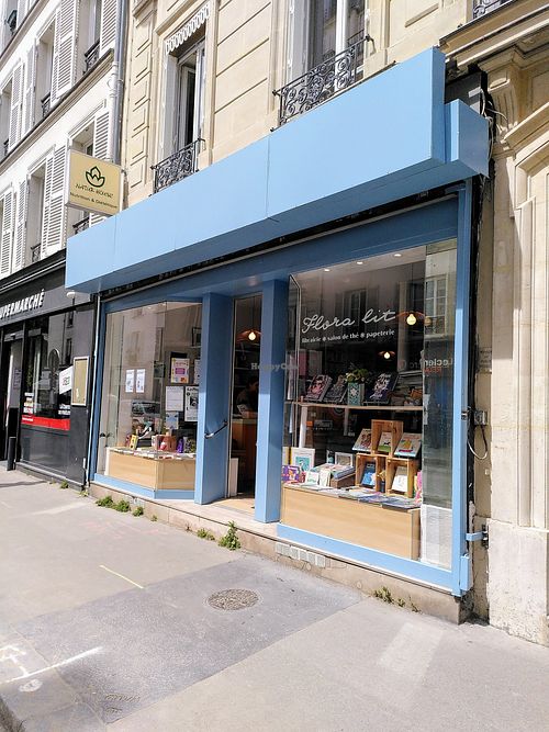 Entrance at Flora Lit in Paris