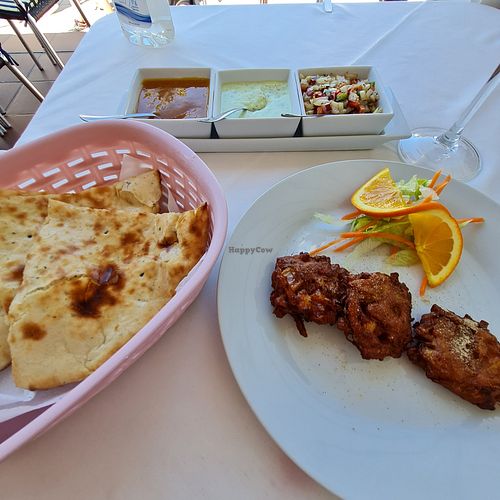 Baggi oignons at Everest Spice in Fuerteventura