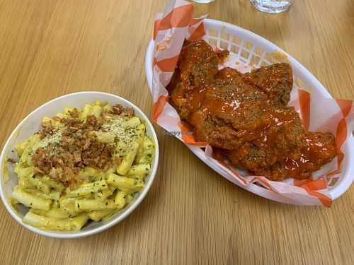 Mac & cheese and buffalo wings  at Mom's House in Birmingham