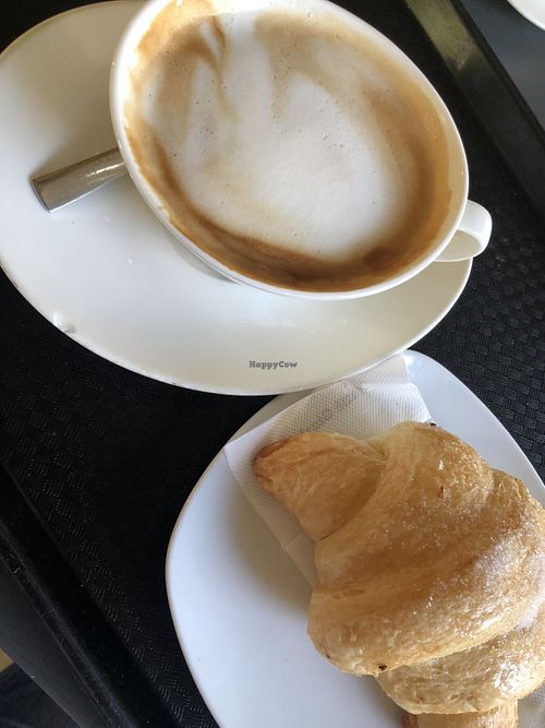 Cappuccino di soia e cornetto vegano  at La Perla Pasticceria Gelateria in Lucca