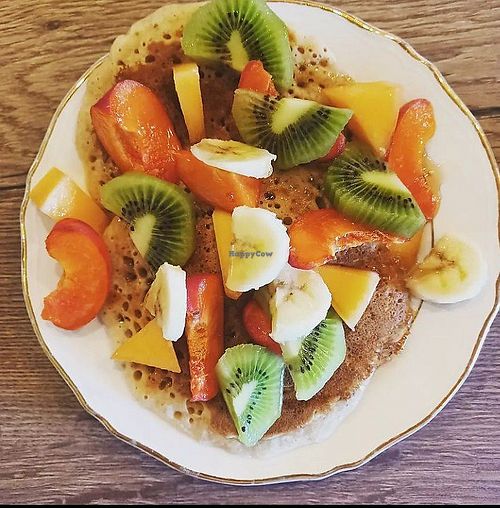 pancakes, fruits frais, sirop d'erable at La Louve - Concept Store in Revel