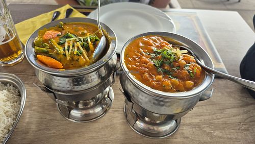 Vegetable curry & chana masala + rice at Maharaja in Prien