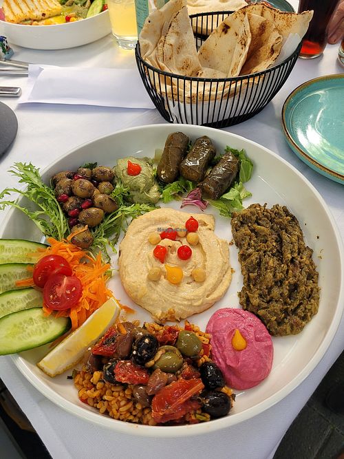 Vorspeisenplatte Vegan at Daloon in Giessen