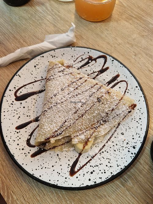 Crêpe with almond dulce de leche and banana at Mönt in Ramos Mejia