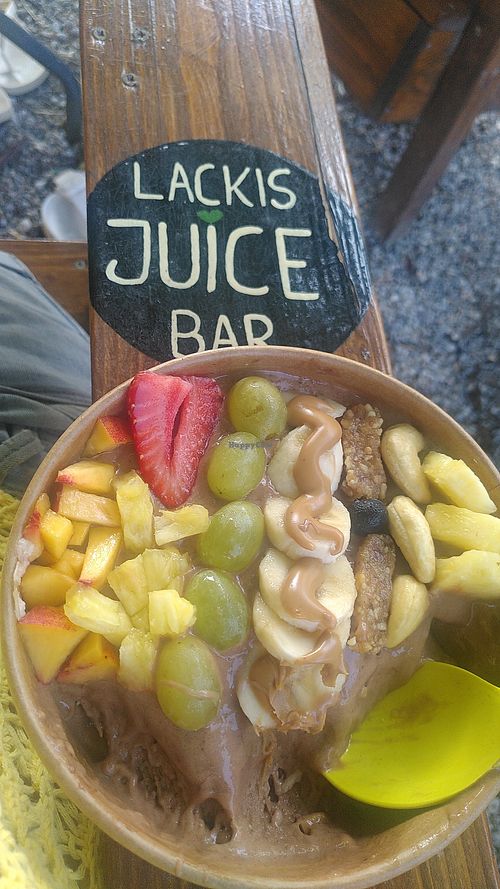 Amazing vegan sugar free ice cream with fruits as toppings at Lackis Juice Bar in Euboea