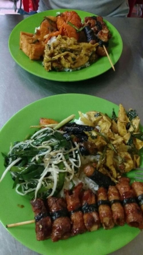varied choices every day at Khanh Ly Vegetarian Food in Phu Quoc