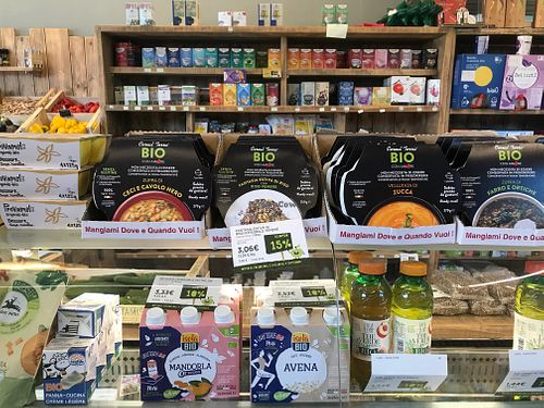 milk and ready meals at Be.Ba Frutta Srl  in Villafranca In Lunigiana