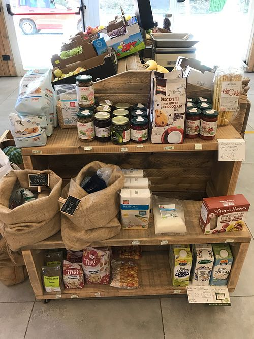 dried fruits, biscuits, sauces and more at Be.Ba Frutta Srl  in Villafranca In Lunigiana