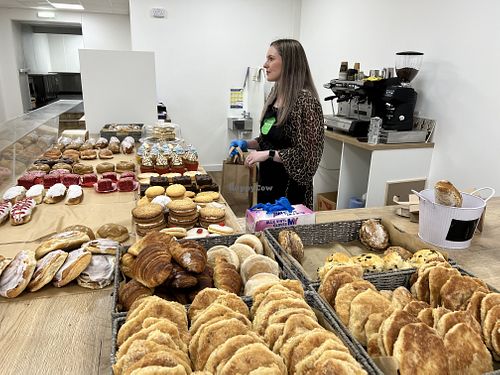 Lovely staff #Veganuary at Vegan Bay Baker in Aberdeen