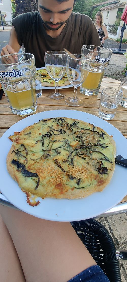 Pizza Gaïa 100% vegan at Le BarOmÊtre in Champniers