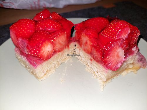 Strawberry cake (3.35 to go, else 4.50) at Streiter in Kassel
