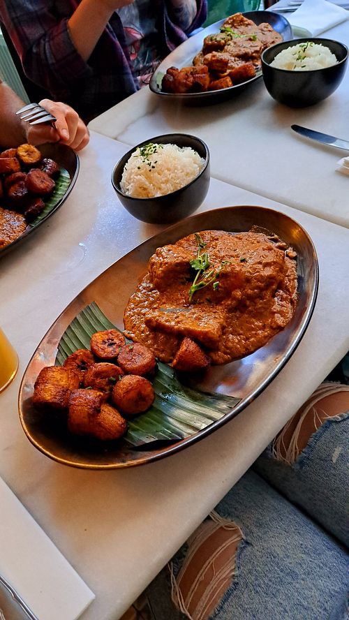 Vegan maffé (peanut sauce, carrot, manioc and plantain) at Yaka - Afrotoria in Liege