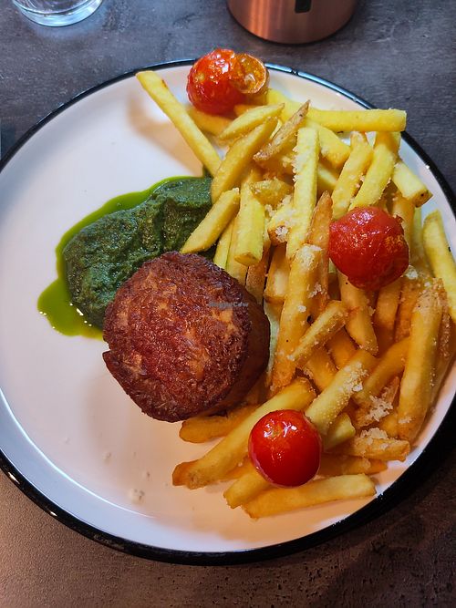 Tsimitsouri steak yum at Bistro Verde in Copenhagen