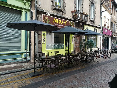 La vitrine du restaurant at NHU Y in Clermont-ferrand