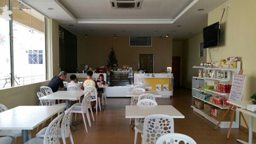 inside of restaurant  at Loving Hut Vegan Cuisine & Organic  愛家國際餐飲 in Johor Bahru