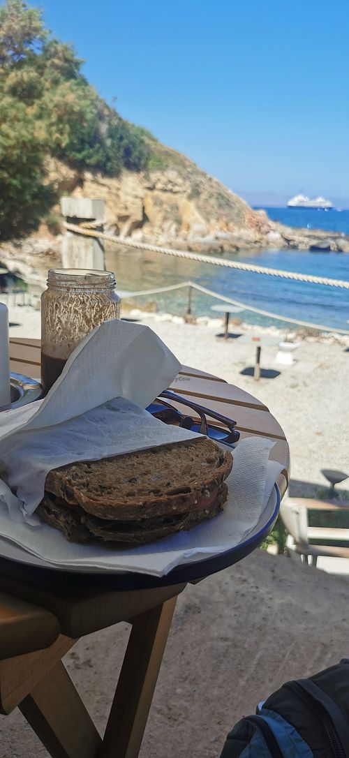 Sandwich and vegan smoothie at Studio Oxo Nou - ΣΤΟΥΝΤΙΟ ΟΞΩ ΝΟΥ in Crete