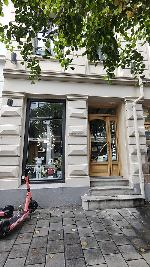 There's now a tattoo shop where the rest used to be at Roti Shop in Oslo