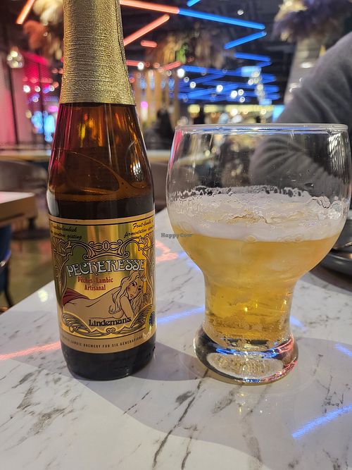 Peach beer at Vegan Amore 蔬慕 in Taipei
