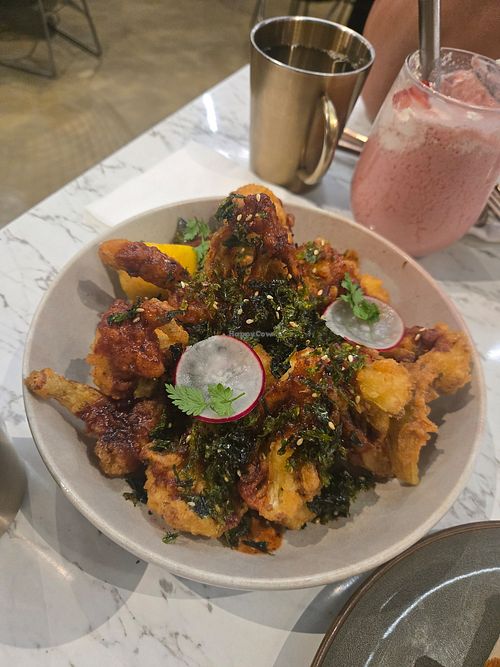 Buffalo cauliflower at Vegan Amore 蔬慕 in Taipei