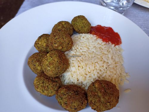 Meatball with rice and spicy sauce at Pic nic in Orta San Giulio