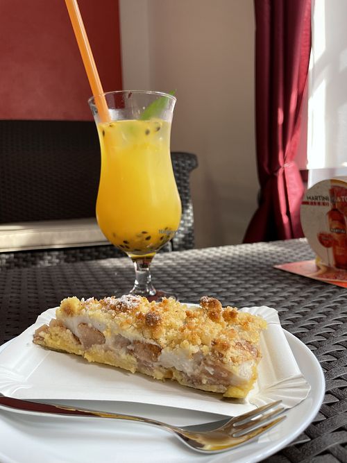 Hrušková koláč (vegan)  at Manufaktura by Maky in Kolin