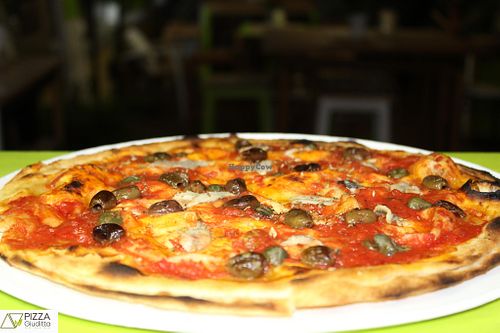 Pizzata..Even with vegan cheese. 100% organic at Angelina in Genoa